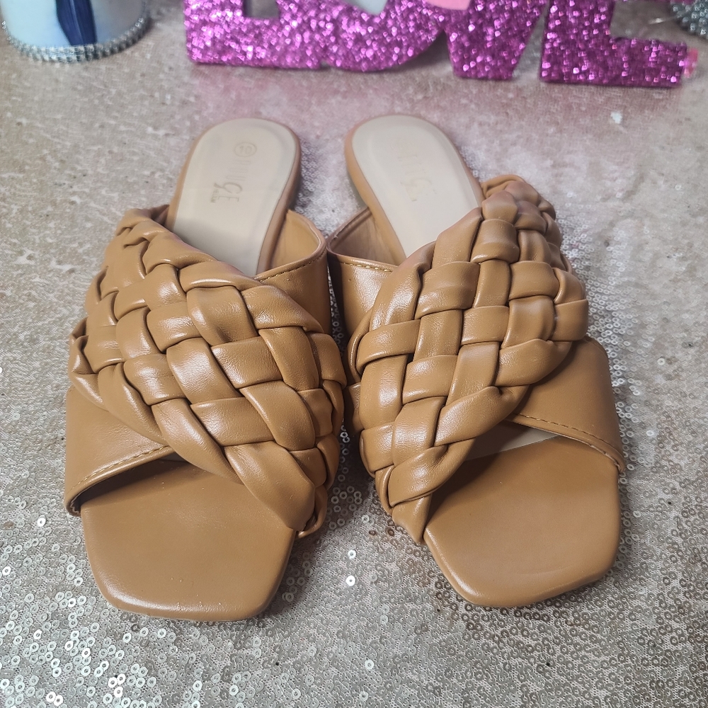 sandals - Picture 7 of 8